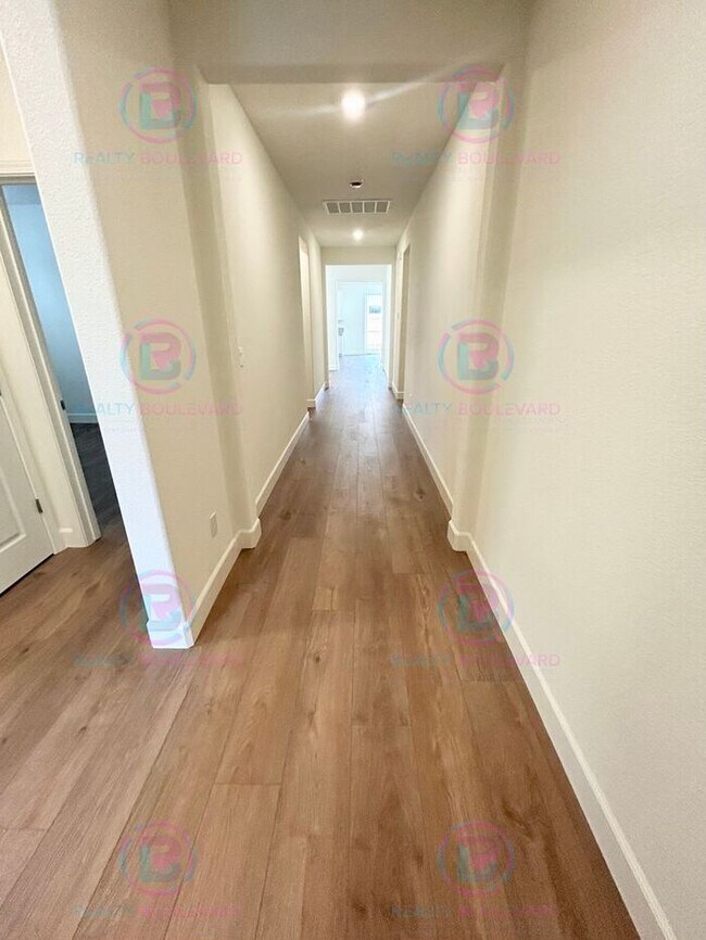 Building Photo - Brand New Home, beautifully designed singl...