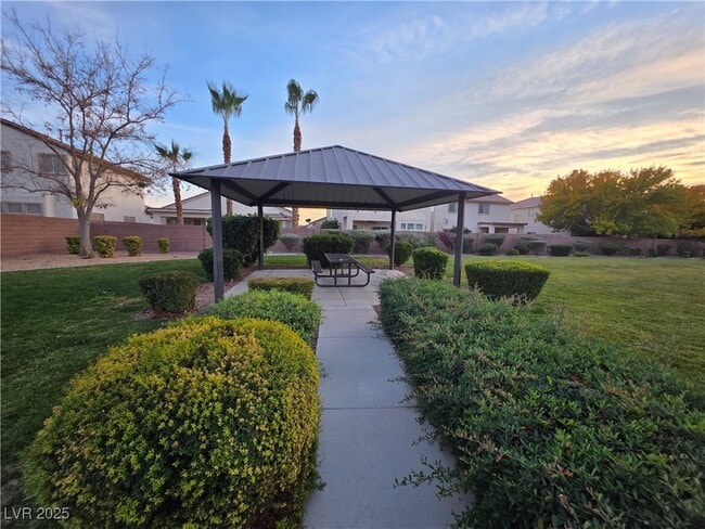 Building Photo - 909 E Malibu Sands Ave