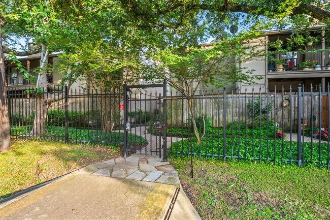 Building Photo - 5711 Sugar Hill Dr