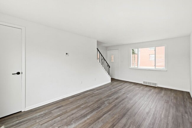 Building Photo - AVAILABLE JULY 1ST! Don't miss this RENOVATED 3-BEDROOM!!