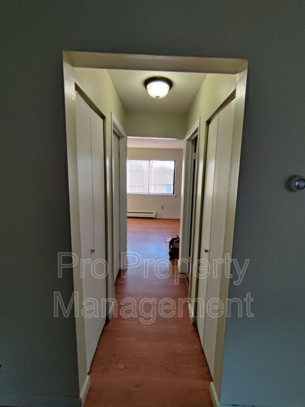 Building Photo - 218 Oakville Ave