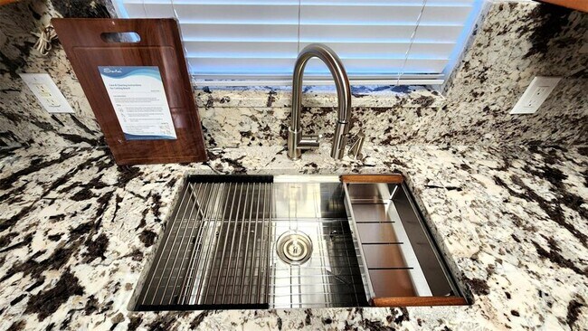 Building Photo - 3629 Bedford St