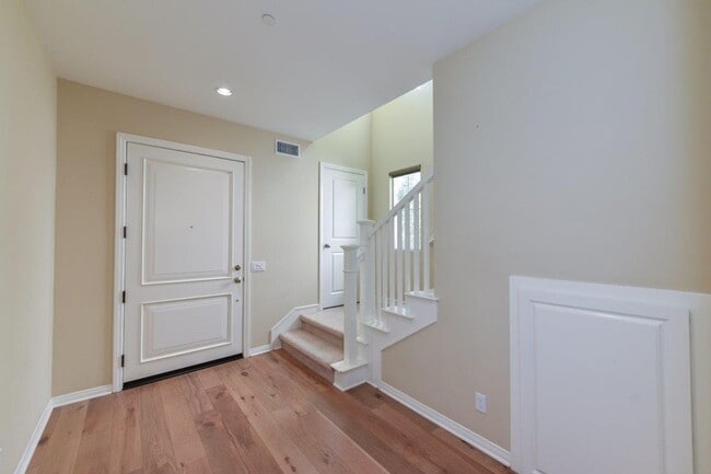 Building Photo - 3b/2.5b Cypress Village Irvine House for rent