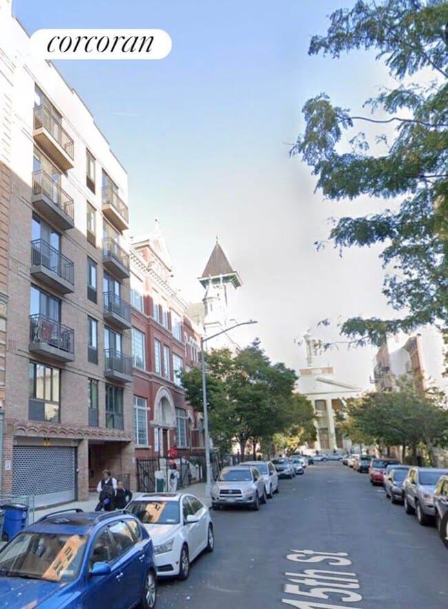 Building Photo - 433 E 115th St