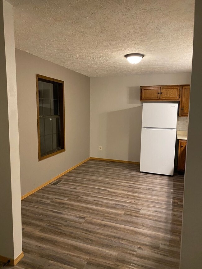 Building Photo - Coming Available Soon!!