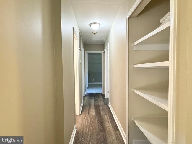 Building Photo - 2 Kelly Ct