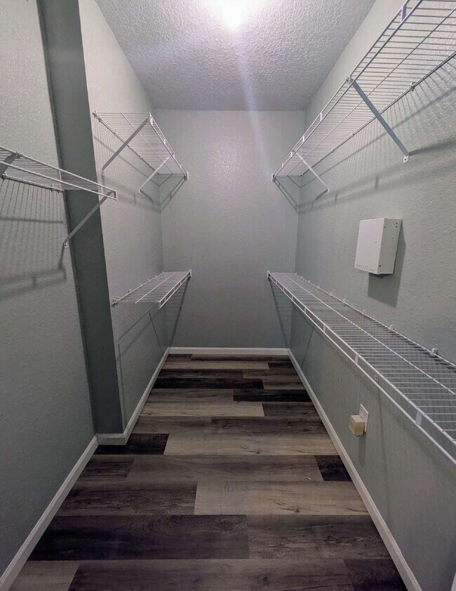 Building Photo - "September Rent Free! - Beautiful 2/2 Southside Condo On Gate Parkway with Lots of Amenities!"