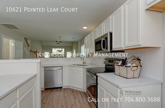 Building Photo - 10621 Pointed Leaf Ct