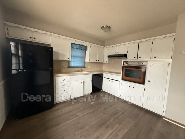 Building Photo - 8424 Travis Ln