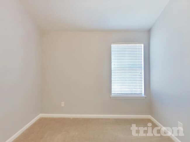 Building Photo - 202 Stephens Mill Dr