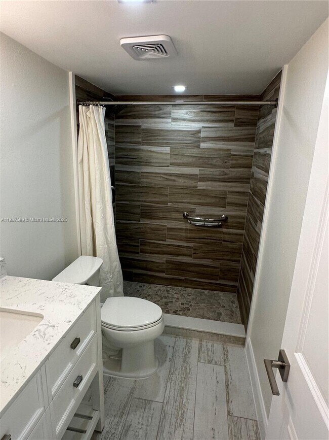 Building Photo - 7106 SW 112th Pl