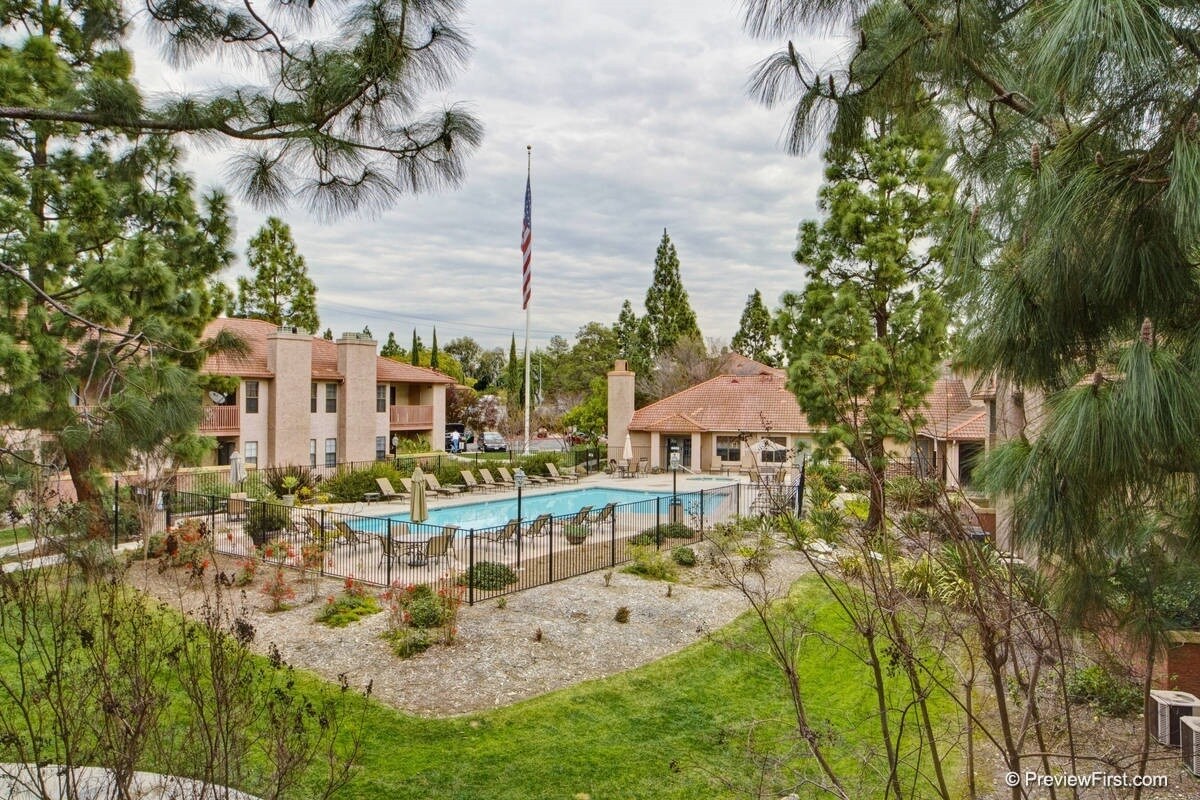 Building Photo - 12035 Alta Carmel Ct