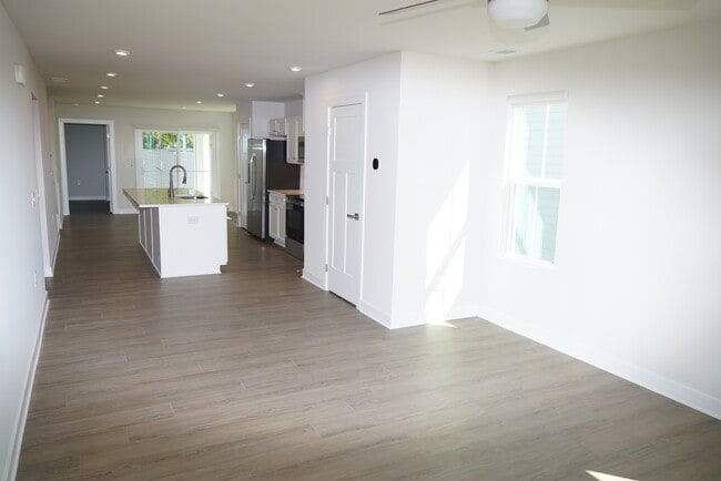 Building Photo - 158 Jameson Pk Dr