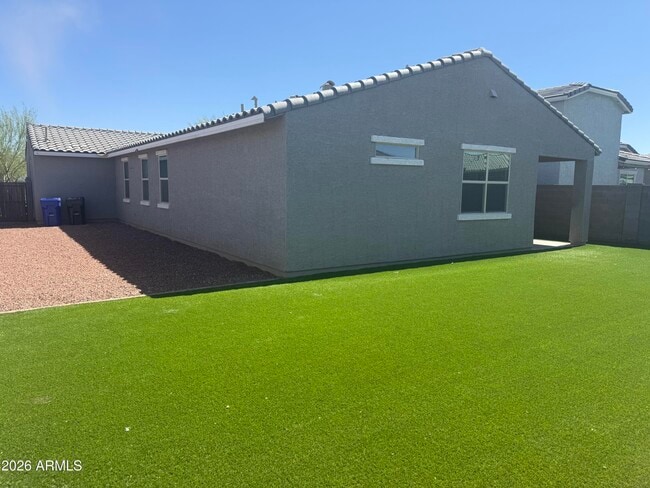 Building Photo - 17704 W Fetlock Trl