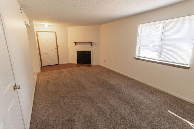 Building Photo - 280 Apple Tree Ct