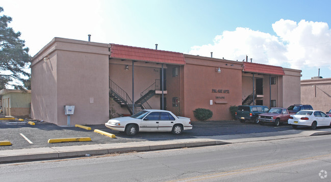 Primary Photo - Pal-Kat Apartments