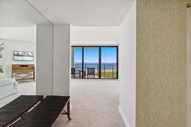 Building Photo - 2565 S Ocean Blvd