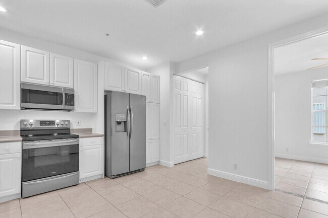 Building Photo - 119 Osceola Ln