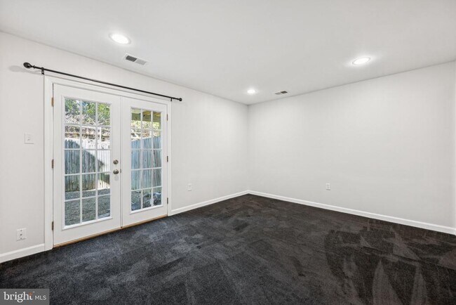 Building Photo - 14910 Cherrywood Dr