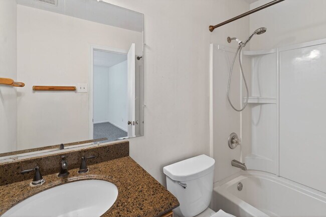 Building Photo - 195 Bentley Dr