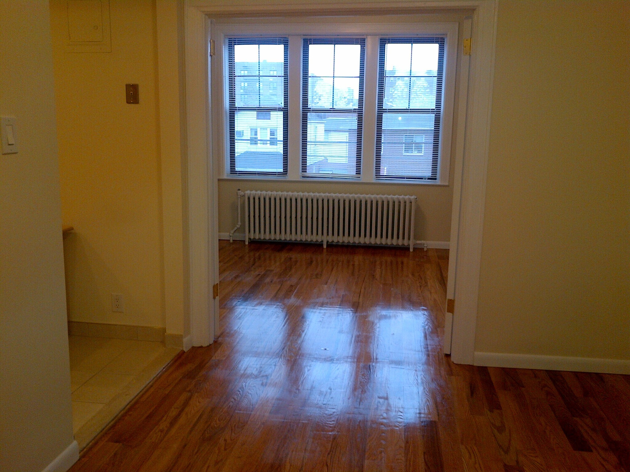 Building Photo - 1205 Ave. Y