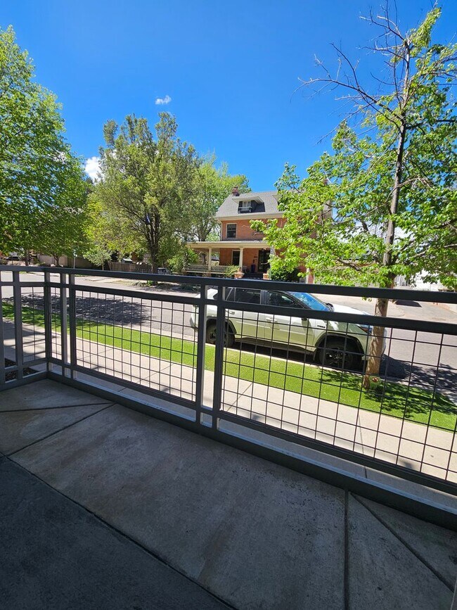 Building Photo - Congress Park High Rise Living! Huge Main Floor 2 Bed 2 Bath