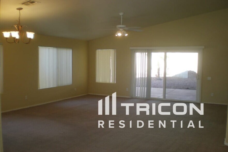 Building Photo - 3118 N 129th Dr