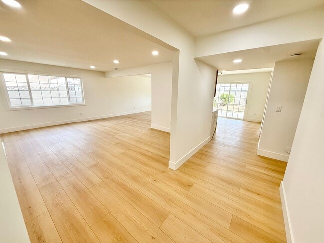 Building Photo - Fully Renovated Luxury Anaheim Residence | 4 Bed + 3.5 Bath | Dual Primary Suites |