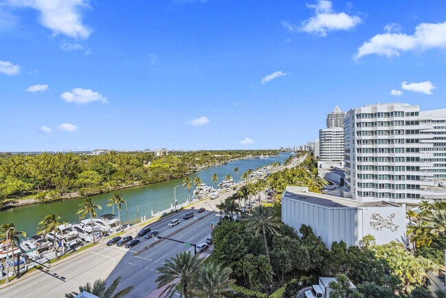 Building Photo - 4441 Collins Ave