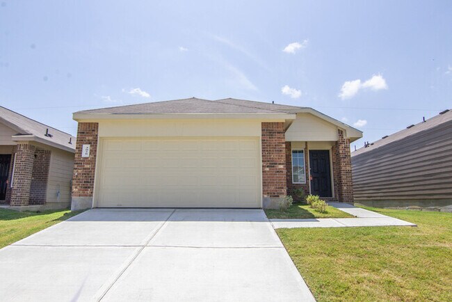 Building Photo - Oakwood Forest - 2028 Oakwood Forest Drive...