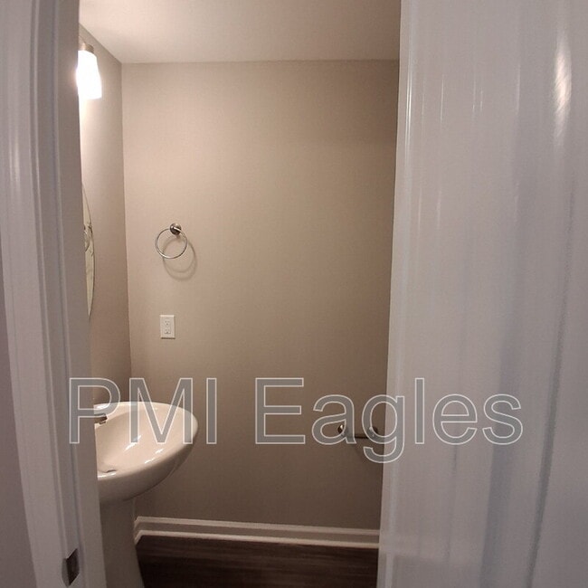 Building Photo - 150 Davis Rdg Ln