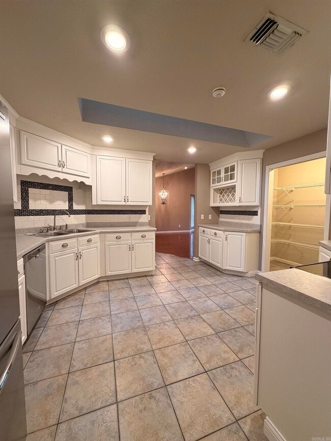 Building Photo - 31 Enclave Cir