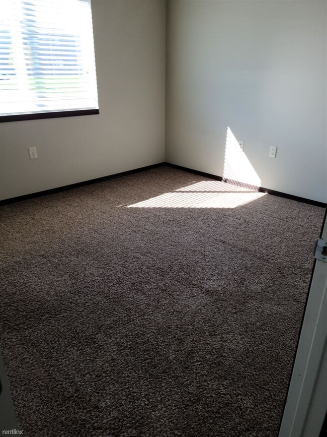 Building Photo - 3 br, 2 bath House - Southwoods Villas Sou...