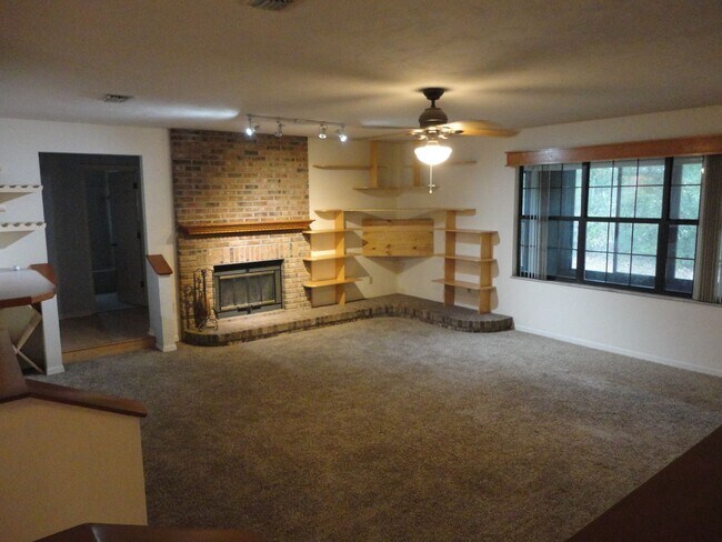Building Photo - 7823 SW 9th Pl