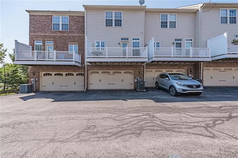 Building Photo - 4019 Village Run Rd