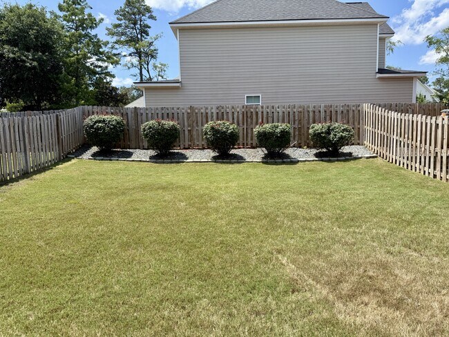 Building Photo - 633 Dunrobin Ln