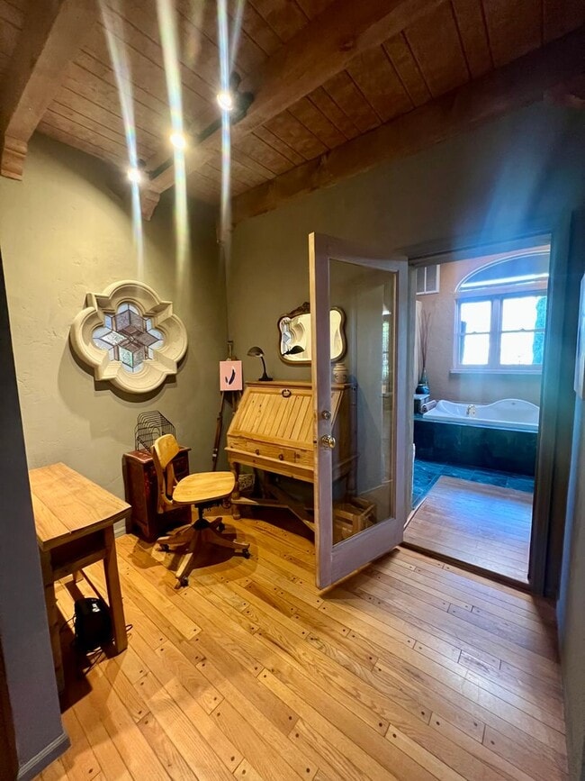 Building Photo - Furnished Golf Course Course Property