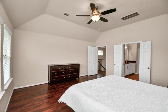 Building Photo - 2202 Waterford Park St