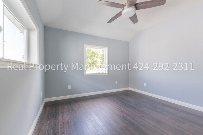 Building Photo - 1354 E 23rd St