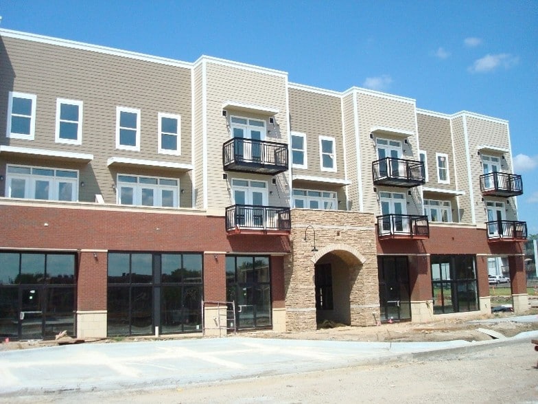 The Lofts at College Hill Topeka, KS Apartment Finder