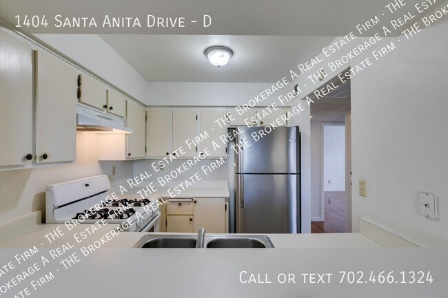 Building Photo - 1404 Santa Anita Dr
