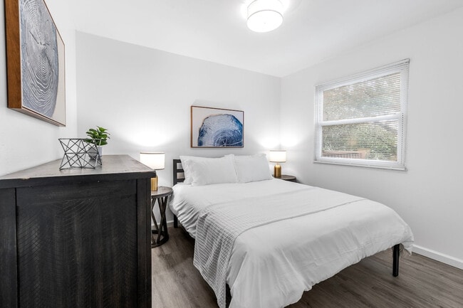 Building Photo - 2662 Smoke View Dr