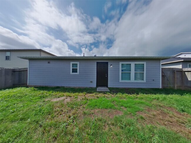 Building Photo - 15673 Briar Frst Dr