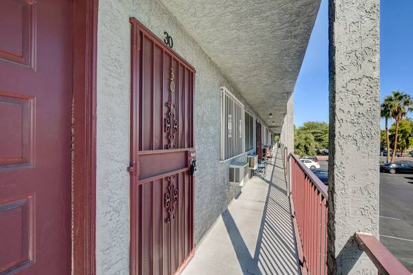 Building Photo - 797 E Harmon Ave