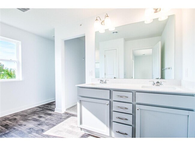 Building Photo - 13829 Kaylemore Trl