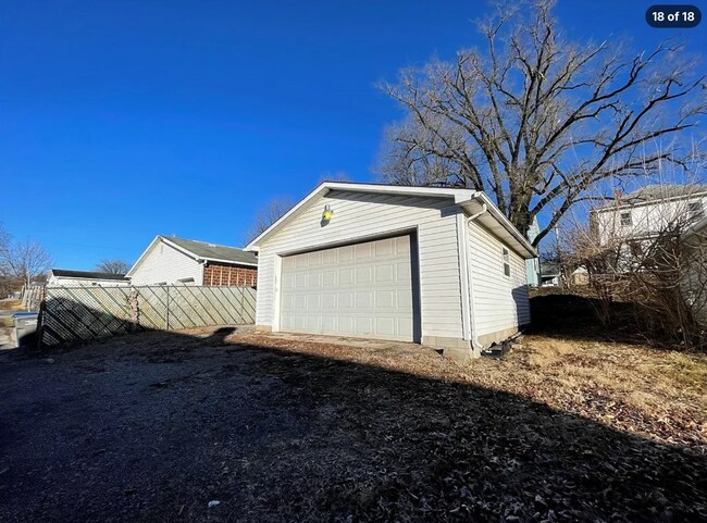 Building Photo - 641 1st Ave