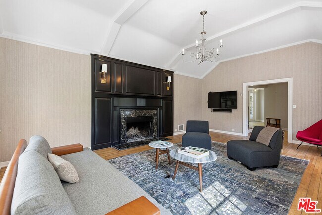 Building Photo - 9305 Hazen Dr