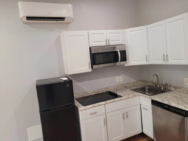 Building Photo - The Adams Apartments