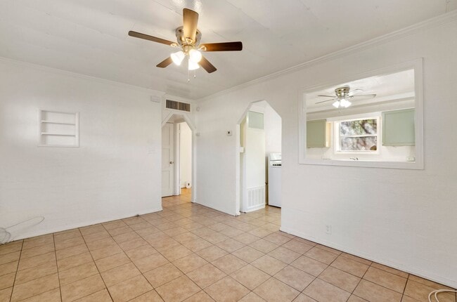 Building Photo - 3715 E Glenn St