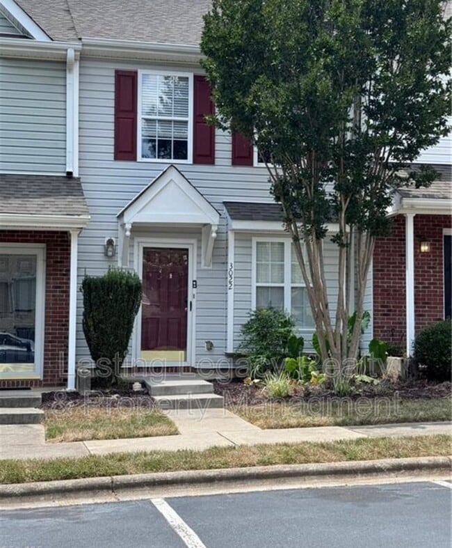 Building Photo - 3022 Kensington Pl